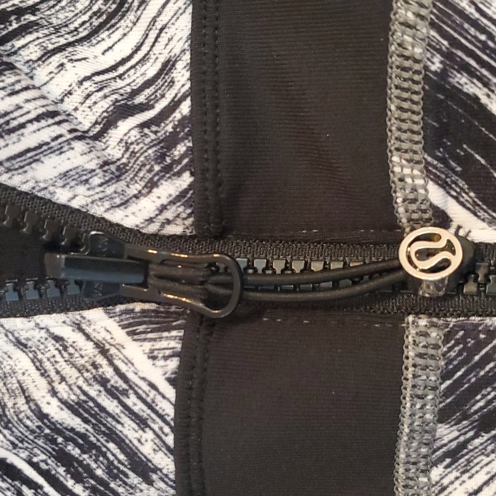 Euc Lululemon Reversible Jacket - image 2